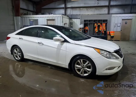 2013 Hyundai Sonata Limited z USA, uszkodzony, nr VIN 5NPEC4AC7DH533954